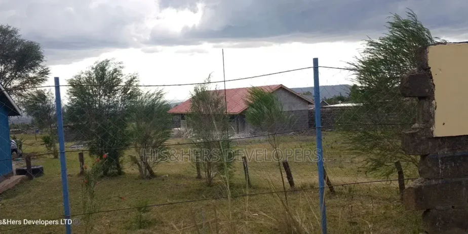 Prime 50×100 Plot for Sale in Lanet – KES 1.3M with Ready Title Deed!